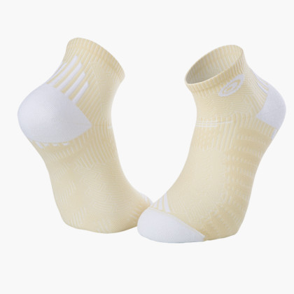 RUN ELITE cream-white ankle socks