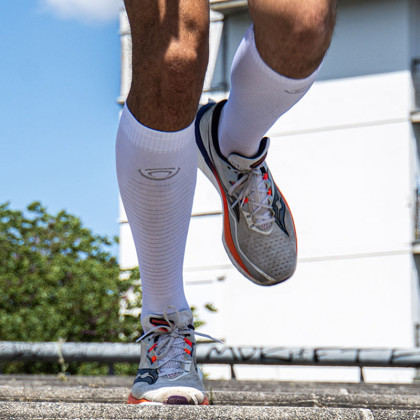 Calze Run Marathon compressione bianco/grigio
