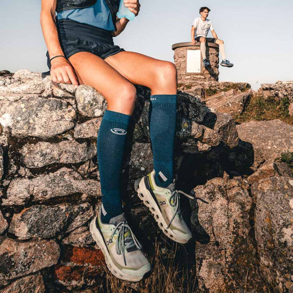 Blue/grey trail ultra compression socks