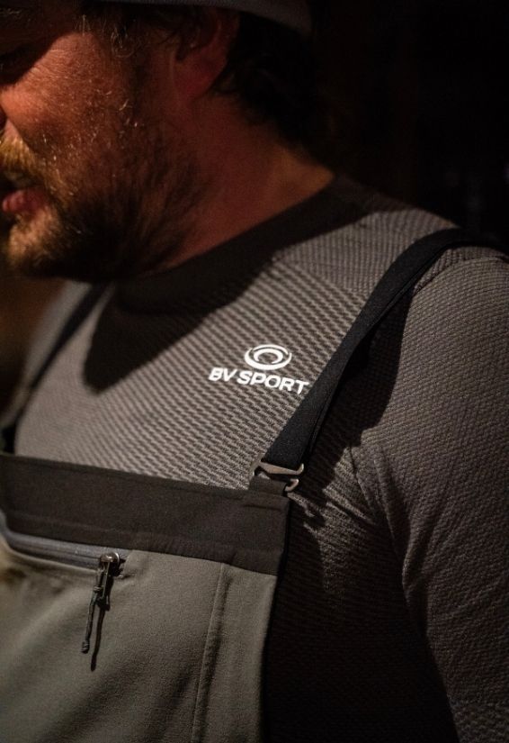 Haut tecnico in lana merino